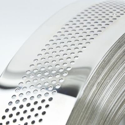 좋은 가격 천공된 반사경 연마 스테인리스 스틸 초박판 코일 JIS 304 녹슬지 않는 온라인으로