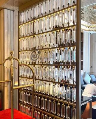 좋은 가격 미니멀 PVD 플래팅 티타늄 거울 8k 폴란드 304 스테인리스 스틸 스크린 파티션 사무실 및 가정용 방 분단기 온라인으로