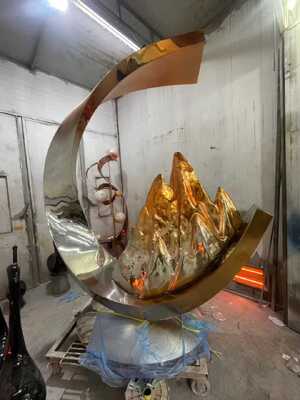 좋은 가격 201 304 316L 맞춤형 크기의 스테인리스 스틸 조각상 빌라 정원에 맞춤형 금속 추상 조각상 온라인으로